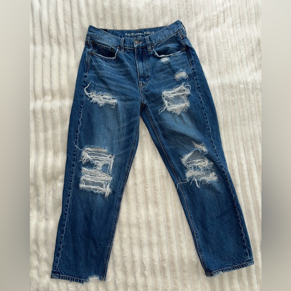 American Eagle Distressed 90’s Boyfriend Blue Jeans High Rise Size 6 Short